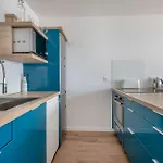Pour 6, Vue A 40m De La La Baule
