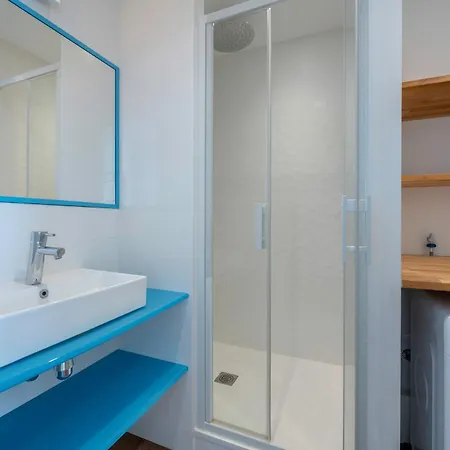 Pour 6, Vue A 40m De La דירה