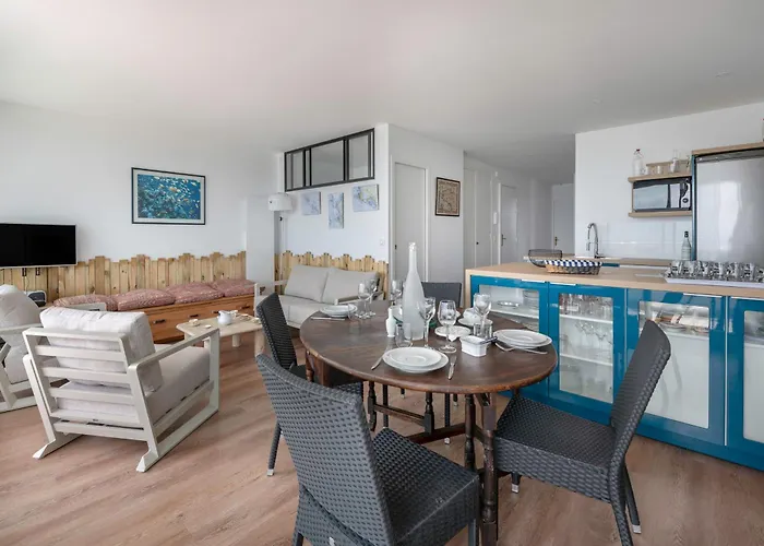 Pour 6, Vue A 40m De La *